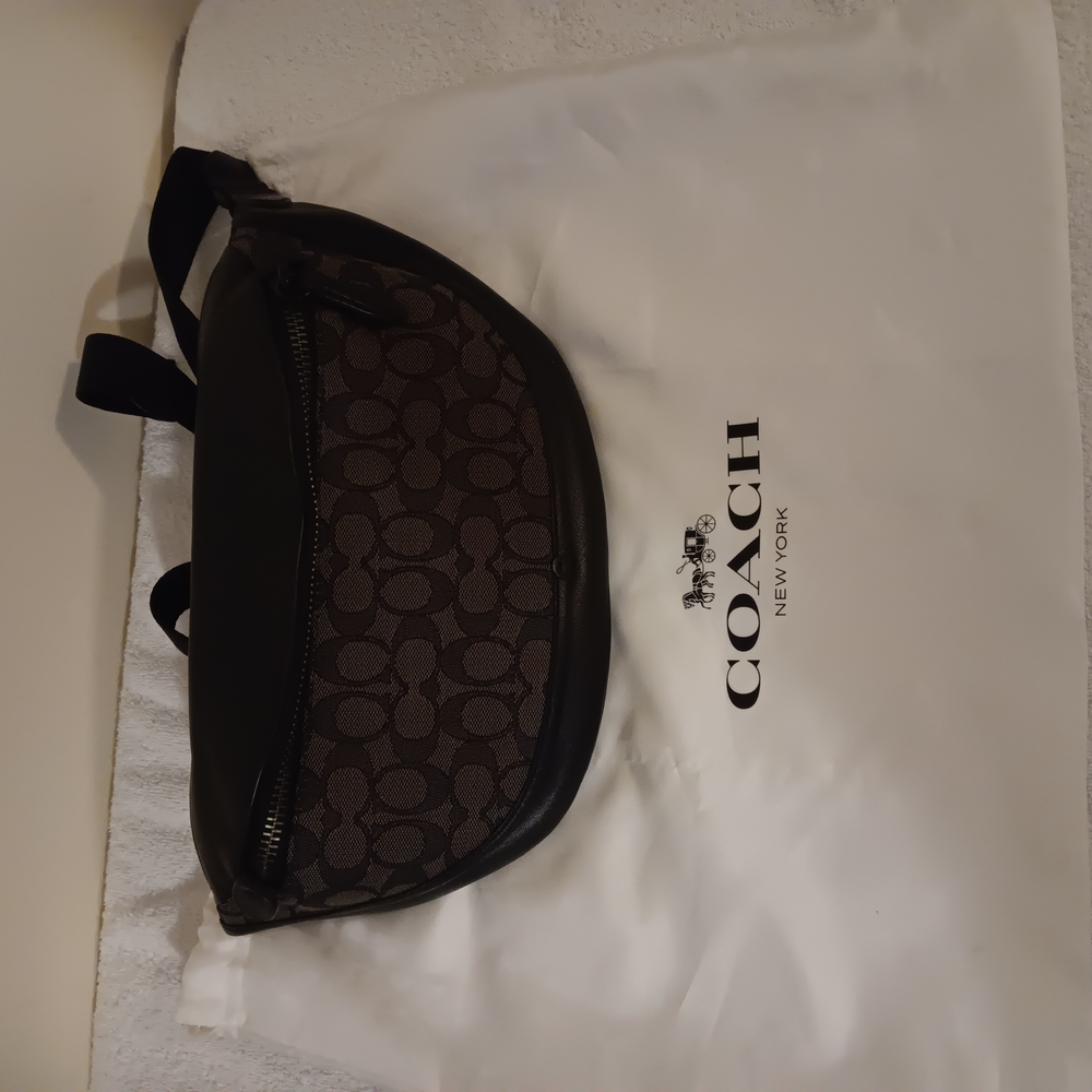 Coach Men's Black and Brown Bag